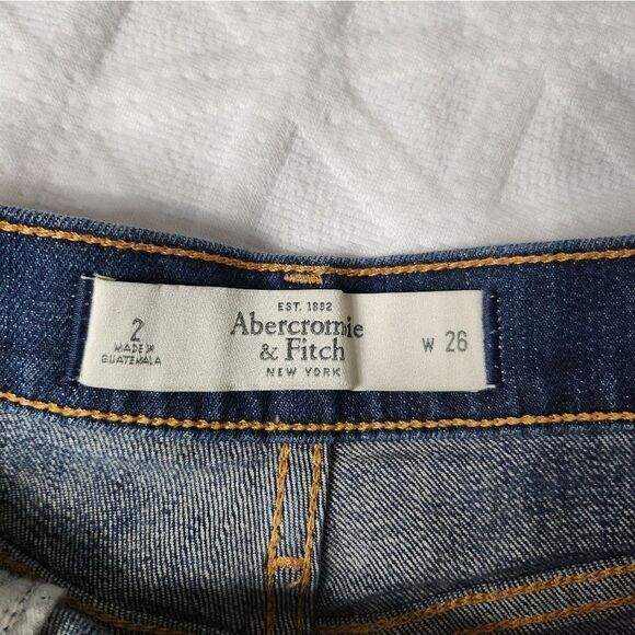 Abercrombie and Fitch high rise shorts - Picture 3 of 5